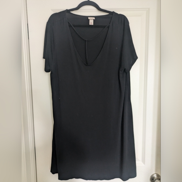Mossimo Supply Co. Dresses & Skirts - Mossimo T-Shirt Swing Style Dress or Tunic with T-Strap Neckline Detail